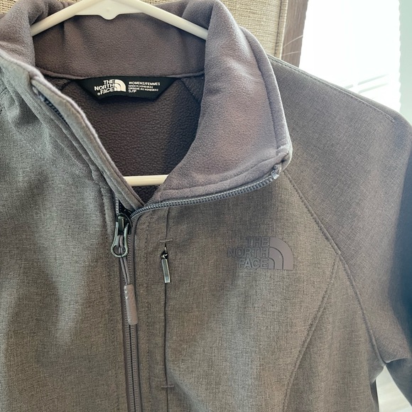 Small North Face jacket - Picture 4 of 5
